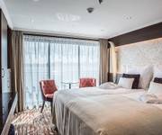 MS Robert Burns Riviera Travel Suite - Diamond Deck