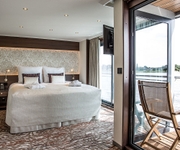 MS Robert Burns Riviera Travel Diamond Deck (Upper) - Deluxe Balcony Suite S/O