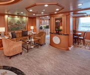 Queen Elizabeth Cunard Master Suite