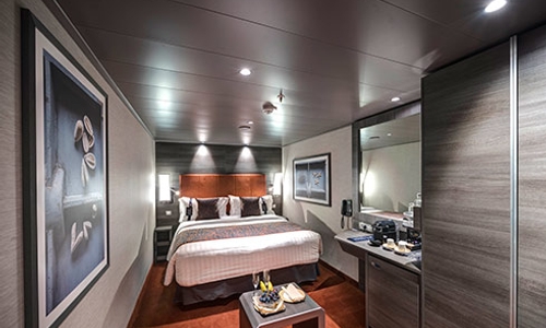 YACHT CLUB INTERIOR SUITE