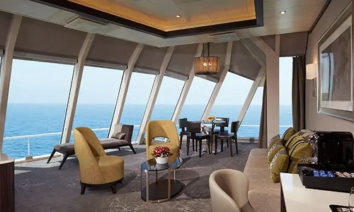 Deluxe Ownerâs Suite