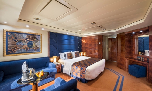 YACHT CLUB DELUXE GRAND SUITE