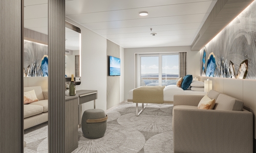 Forward-Facing Club Balcony Suite