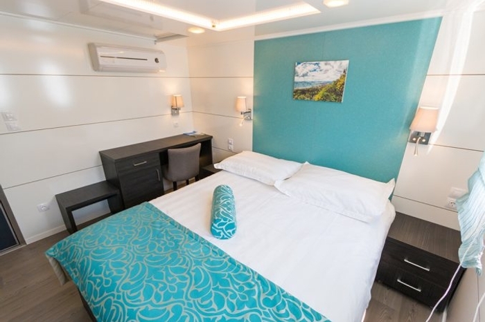 Photo of cabin: Outside Cabin - Main Deck