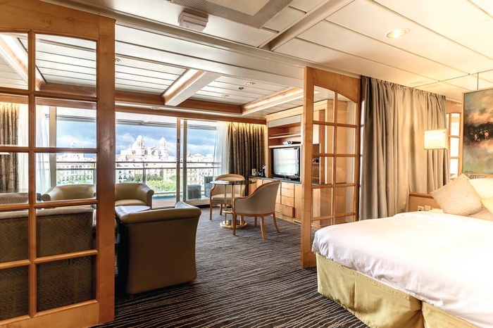 Photo of cabin: Executive Suite