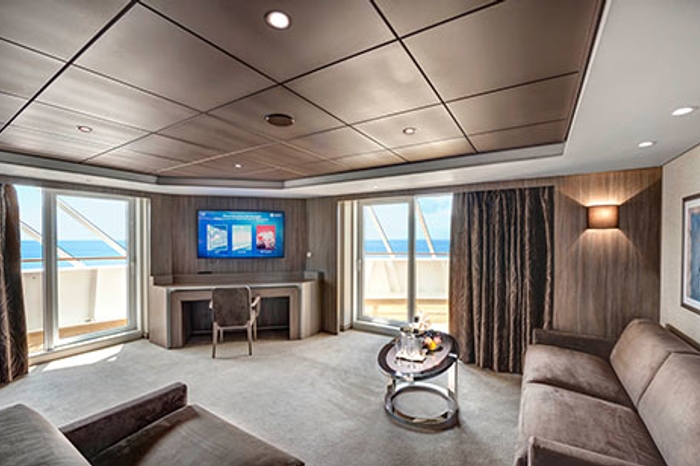Photo of cabin: YACHT CLUB ROYAL SUITE