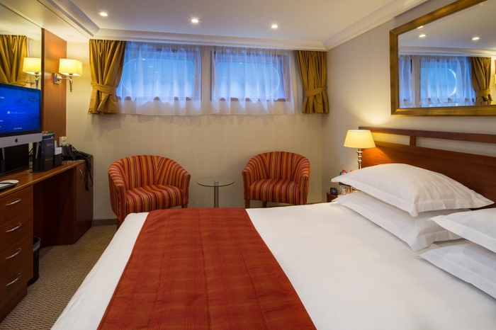 Photo of cabin: Fixed Window