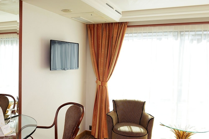 Photo of cabin: Superior Stern Suite - Diamond Deck