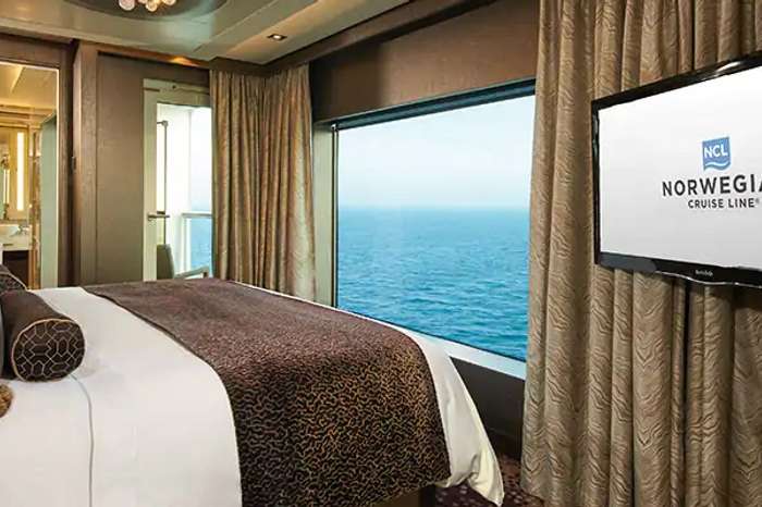 Photo of cabin: The Haven Deluxe Owner's Suite with Large Balcony