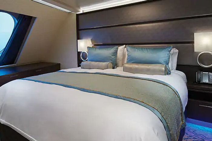 Photo of cabin: The Haven Forward-Facing Penthouse with Balcony