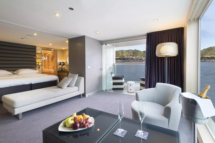 Photo of cabin: Royal One-Bedroom Suite