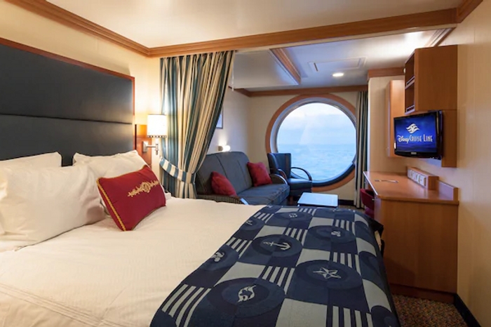 Photo of cabin: Deluxe Family Oceanview Stateroom