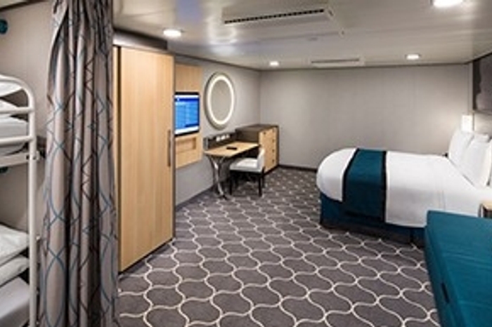 Photo of cabin: Spacious Interior