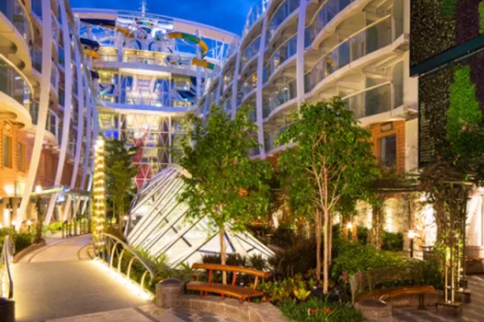 Photo of cabin: Neighbourhood Balcony - Guarantee