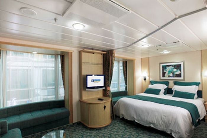 Photo of cabin: Spacious Promenade View Interior