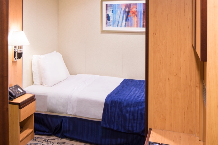 Photo of cabin: Studio Interior