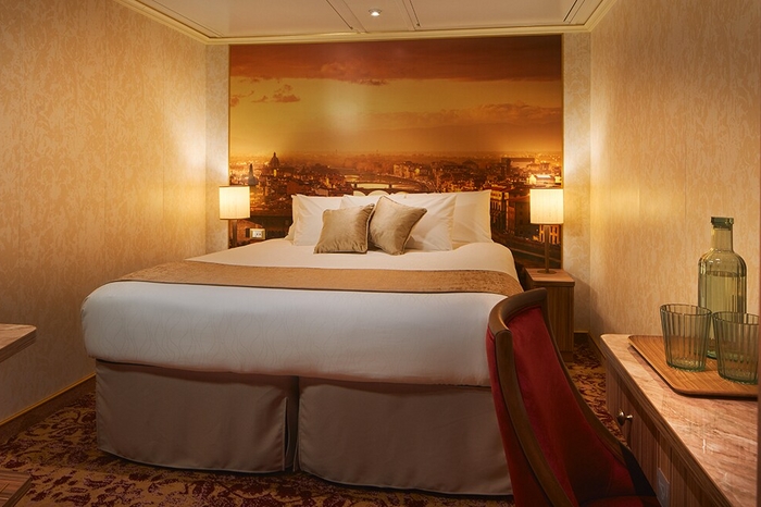 Photo of cabin: Classic Inside