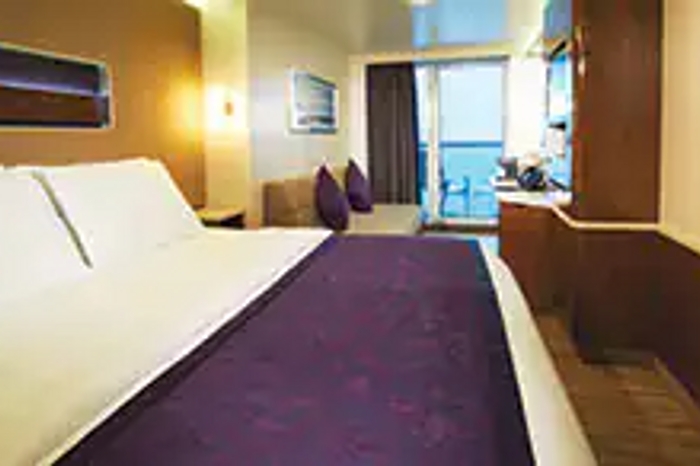 Photo of cabin: Aft-Facing Club Balcony Suite