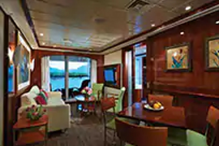 Photo of cabin: 2-Bedroom Deluxe Family Suite with Balcony