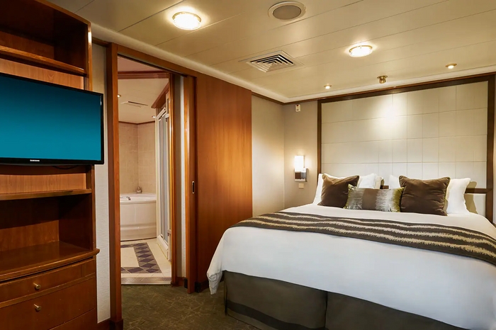 Photo of cabin: Owner's Suite with Large Balcony