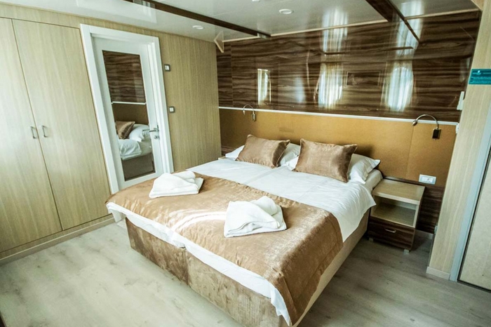 Photo of cabin: Main Deck