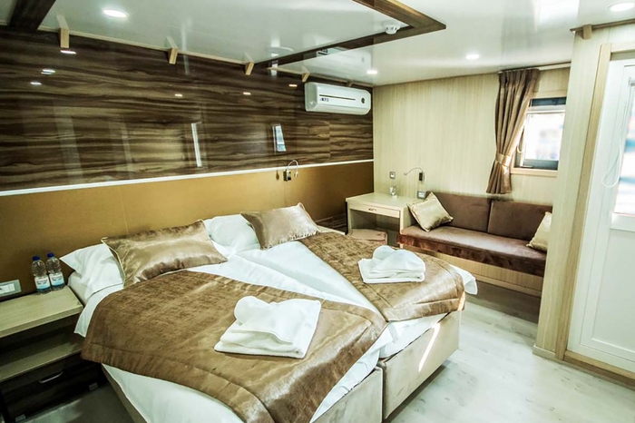 Photo of cabin: Upper Deck