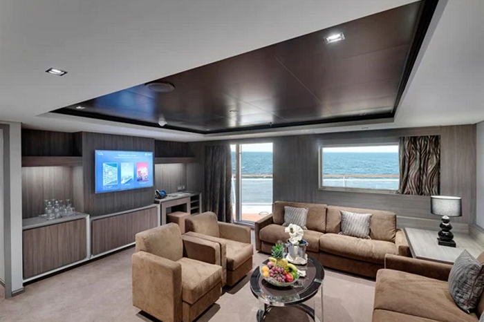 Photo of cabin: YACHT CLUB ROYAL SUITE