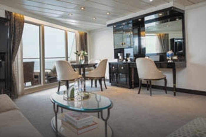 Photo of cabin: Seven Seas Suite (Forward)
