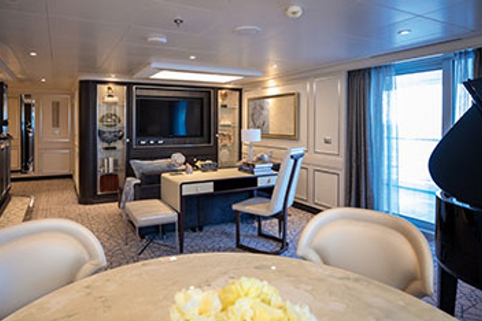 Photo of cabin: Signature Suite