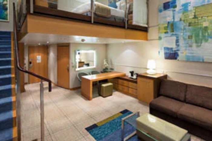 Photo of cabin: Crown Loft Suite