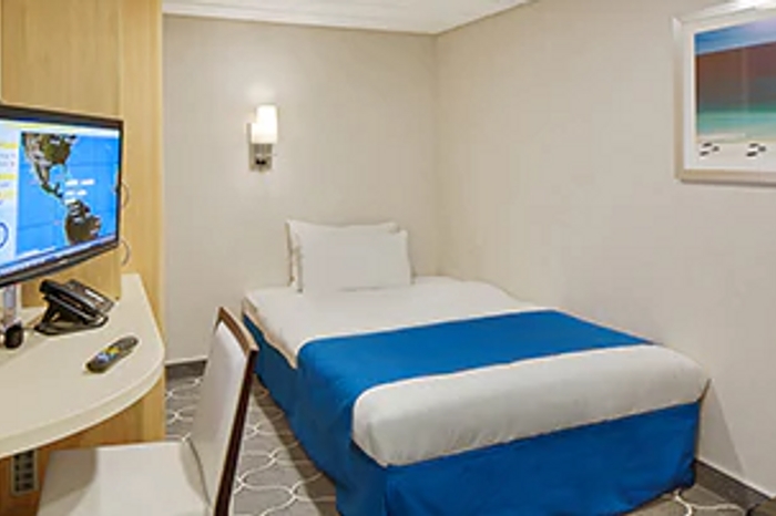 Photo of cabin: Studio Interior