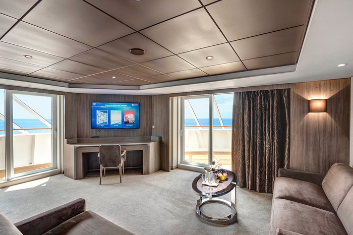 Photo of cabin: YACHT CLUB ROYAL SUITE