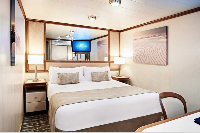 Photo of cabin: Interior Two Lower Beds