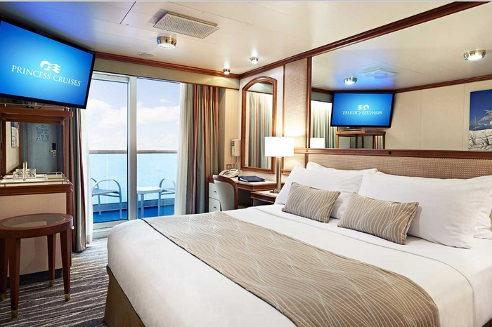 Photo of cabin: Balcony Two Lower Beds