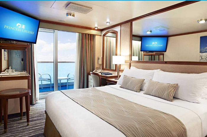 Photo of cabin: Balcony Two Lower Beds