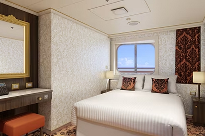 Photo of cabin: Interior with Picture Window