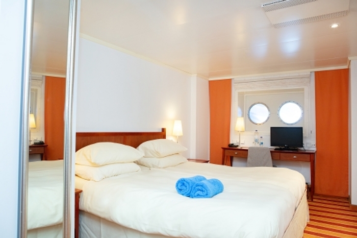 Photo of cabin: Exterior Cosmos Cabin