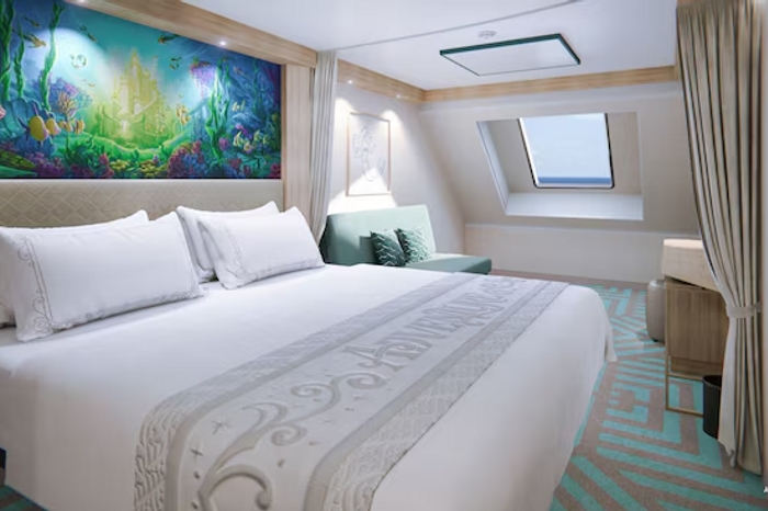 Photo of cabin: Deluxe Oceanview Stateroom