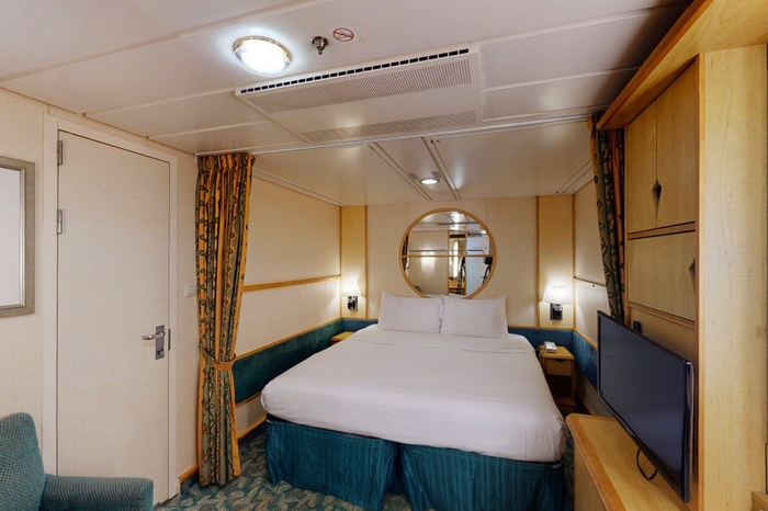 Photo of cabin: Interior Quad Guaranteed