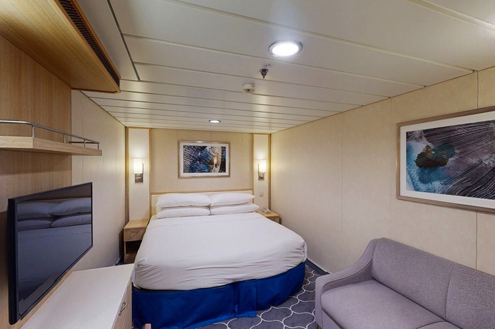 Photo of cabin: Interior Quad Guaranteed