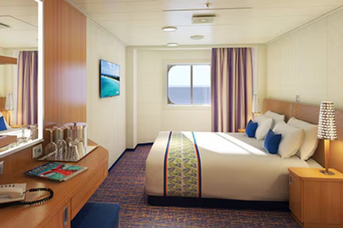 Photo of cabin: Interior with Picture Window (Obstructed Views)