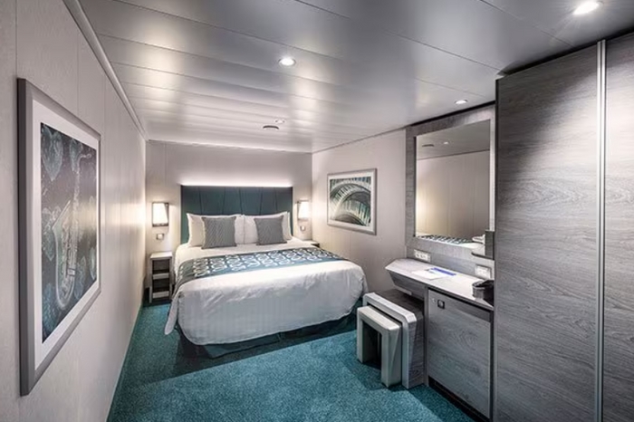 Photo of cabin: DELUXE INTERIOR