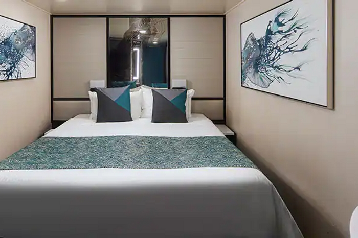 Photo of cabin: Solo Inside