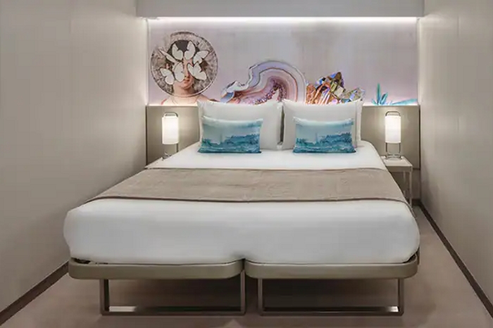 Photo of cabin: Solo Inside