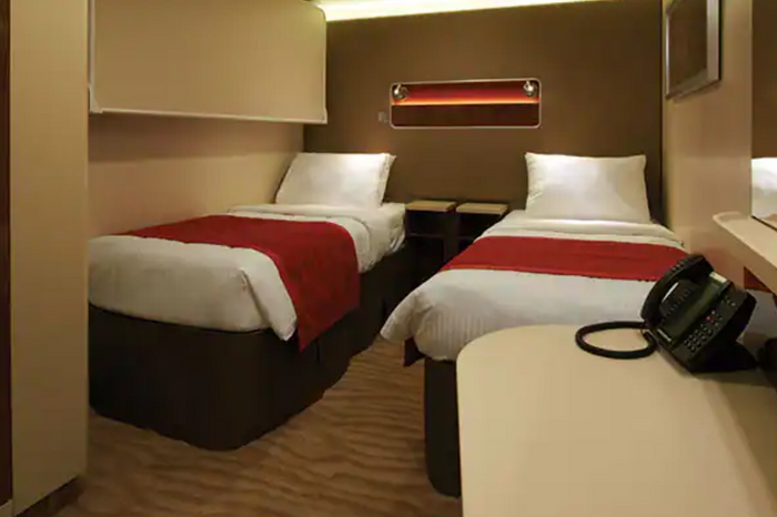 Photo of cabin: Solo Inside