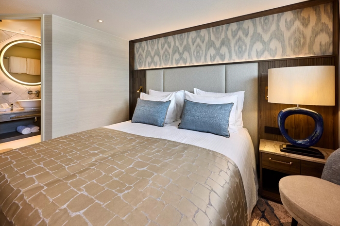 Photo of cabin: Emerald Deck Forward Cabin