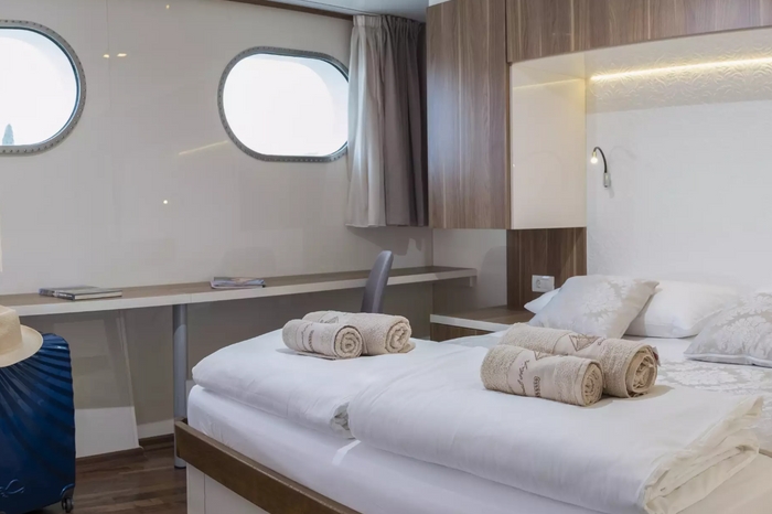 Photo of cabin: Main & Upper Deck Cabin