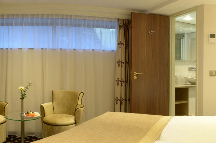 Photo of cabin: Superior Suite - Emerald Deck