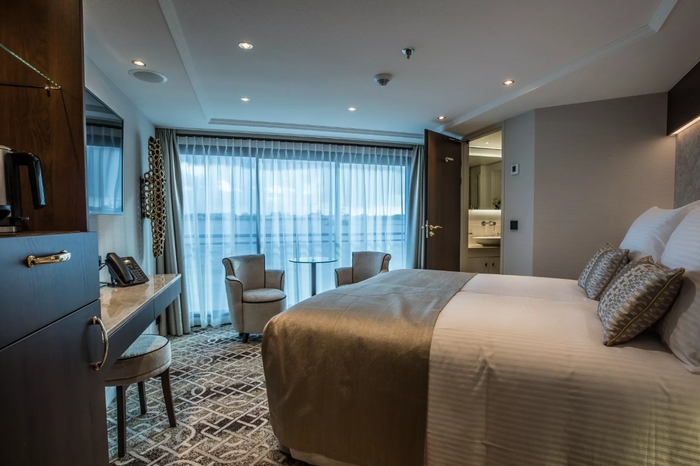 Photo of cabin: Diamond Deck (Upper) - Superior Suite