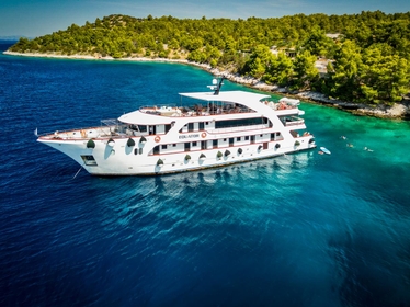 Riviera Travel MS Equator